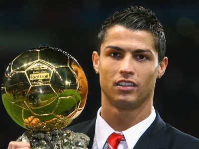 开云入口-双重压力，阿扎伦卡三连败的阴霾与巴黎圣日耳曼教练的帅位风暴，阿扎伦卡三连败阴云笼罩，巴黎圣日耳曼帅位风暴骤起——双重压力下的体育圈震荡